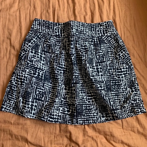Forever21 Black/Cream Tribal Pattern Skirt (Size Medium) - Picture 1 of 2